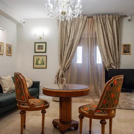 Devecchi לינה וארוחת בוקר