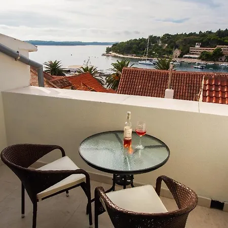 Devecchi Hvar Town